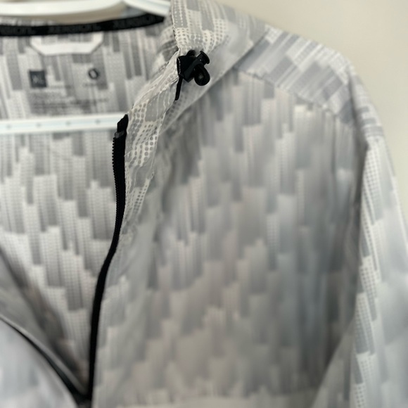 Men’s Windbreaker - Picture 4 of 4